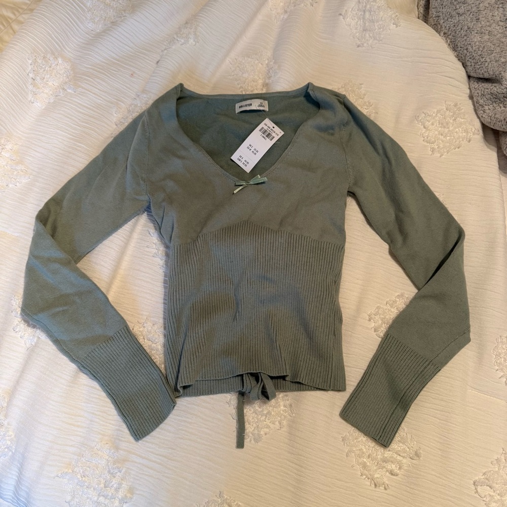 NWT Hollister Green Sweater